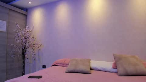    N         M online show from 10.20.25