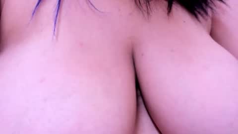 kiara Cruz online show from 12.21.25