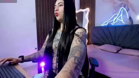 Snapshot of kiara_tay chatting on 06.15.26 KIARA online show from 06.15.26