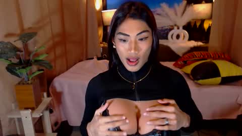 Snapshot of kiara_trans chatting on 04.06.26 kiara_trans online show from 04.06.26