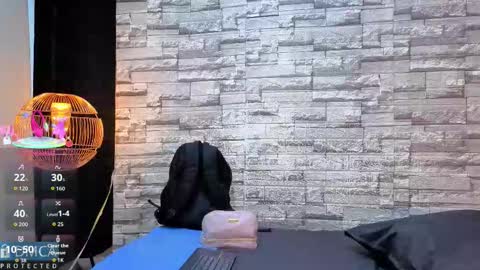 Kiara Zahiri online show from 11.26.25