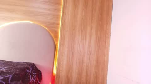 kiaralopez_ online show from 04.14.26