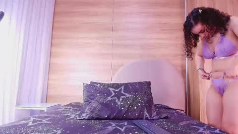 kiaralopez_ online show from 05.08.26