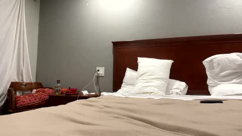 HunneysPlayRoom online show from 02.21.25