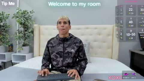 Kieran Derek online show from 02.14.25