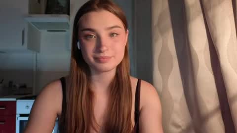 Ola my name is Lissa  Lets hit 10 Thumbs Up together   online show from 05.11.26