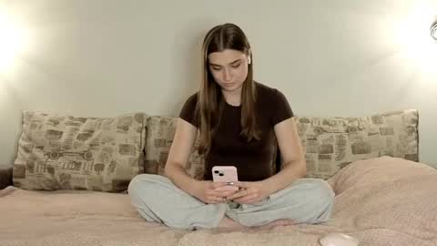 Ola my name is Lissa  Lets hit 10 Thumbs Up together   online show from 05.31.26