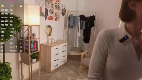 Snapshot of kieshaswymer chatting on 11.07.25 Vanessa online show from 11.07.25