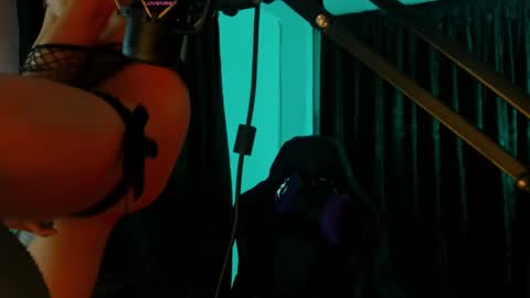 Kizuky online show from 02.26.25