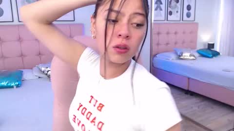 kIKI online show from 10.21.25