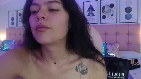 kIKI online show from 12.18.25