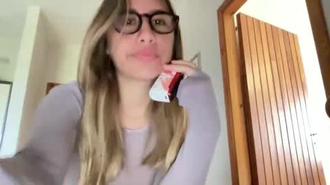 kikibae2 online show from 02.25.25