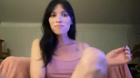 Snapshot of kikihart chatting on 11.22.25 Kiki Hart online show from 11.22.25