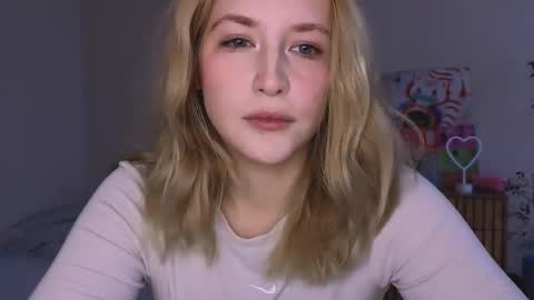 Snapshot of kikikarma chatting on 03.19.26 kikikarma online show from 03.19.26