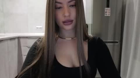 Snapshot of killer__girls chatting on 12.22.25 EvaAnna online show from 12.22.25