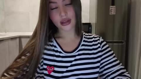 Snapshot of killer__girls chatting on 01.12.26 EvaAnna online show from 01.12.26