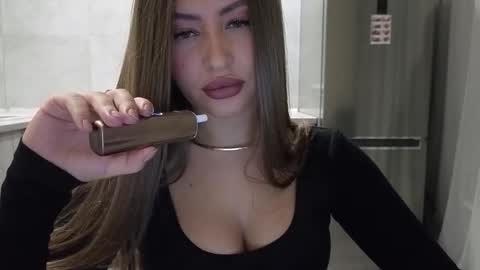 Snapshot of killer__girls chatting on 01.18.26 EvaAnna online show from 01.18.26