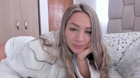 Snapshot of killer_candywow chatting on 01.06.25 Ana online show from 01.06.25