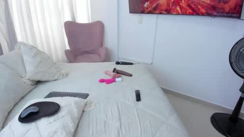 Snapshot of killer_candywow chatting on 10.02.25 Ana online show from 10.02.25