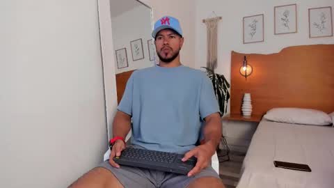 Kilua Muscle guy online show from 10.09.25