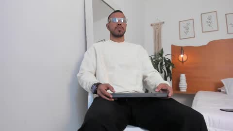Snapshot of killua_zagarra_ chatting on 05.02.26 Kilua Muscle guy online show from 05.02.26