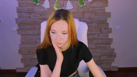 Snapshot of kim_boyd chatting on 12.12.24 kim_boyd online show from 12.12.24