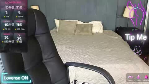 Kim online show from 11.23.25