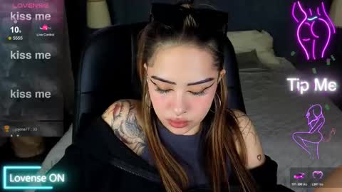 Kim online show from 11.28.25