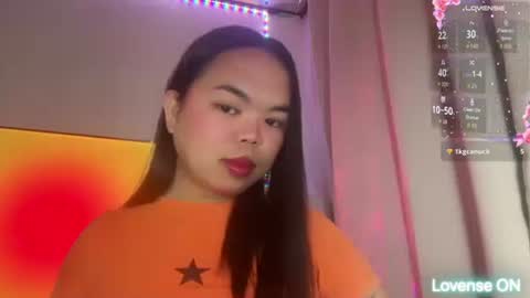 Snapshot of kim_kyile chatting on 11.19.25 KYLIE online show from 11.19.25