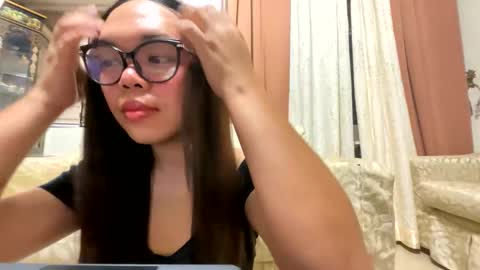 Snapshot of kim_kyile chatting on 04.10.26 KYLIE online show from 04.10.26