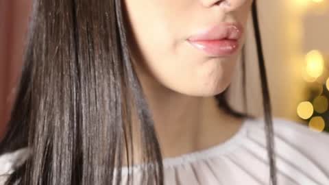 Snapshot of kim_oberlin chatting on 12.18.24 Kim Oberlin online show from 12.18.24