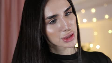 Snapshot of kim_oberlin chatting on 12.26.24 Kim Oberlin online show from 12.26.24