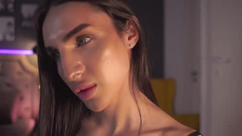 Snapshot of kim_oberlin chatting on 12.29.24 Kim Oberlin online show from 12.29.24