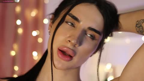 Snapshot of kim_oberlin chatting on 01.05.25 Kim Oberlin online show from 01.05.25