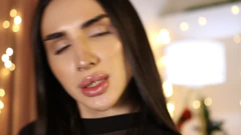 Snapshot of kim_oberlin chatting on 01.07.25 Kim Oberlin online show from 01.07.25