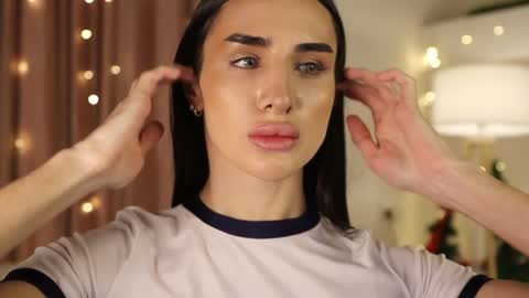 Snapshot of kim_oberlin chatting on 01.08.25 Kim Oberlin online show from 01.08.25