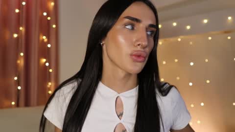 Snapshot of kim_oberlin chatting on 02.07.25 Kim Oberlin online show from 02.07.25