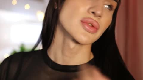 Snapshot of kim_oberlin chatting on 02.12.25 Kim Oberlin online show from 02.12.25