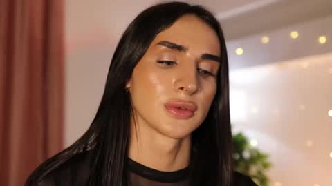 Snapshot of kim_oberlin chatting on 02.12.25 Kim Oberlin online show from 02.12.25