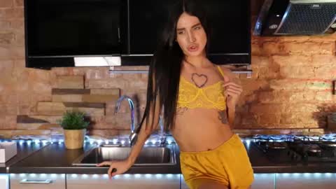 Snapshot of kim_oberlin chatting on 02.22.25 Kim Oberlin online show from 02.22.25