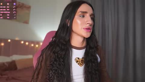 Snapshot of kim_oberlin chatting on 02.25.25 Kim Oberlin online show from 02.25.25