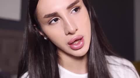 Snapshot of kim_oberlin chatting on 09.27.25 Kim Oberlin online show from 09.27.25