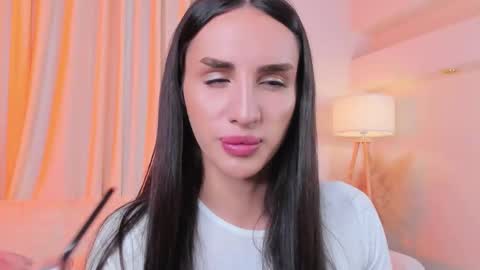 Snapshot of kim_oberlin chatting on 10.09.25 Kim Oberlin online show from 10.09.25