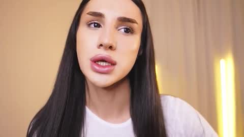 Snapshot of kim_oberlin chatting on 10.21.25 Kim Oberlin online show from 10.21.25