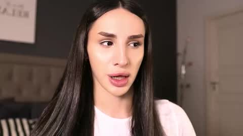 Snapshot of kim_oberlin chatting on 10.22.25 Kim Oberlin online show from 10.22.25