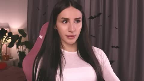 Snapshot of kim_oberlin chatting on 10.31.25 Kim Oberlin online show from 10.31.25