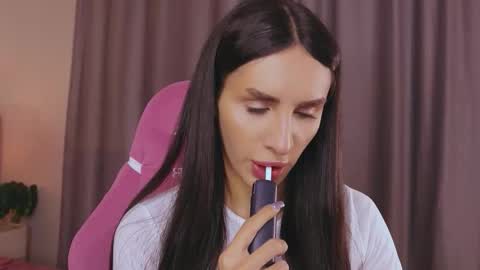 Snapshot of kim_oberlin chatting on 11.07.25 Kim Oberlin online show from 11.07.25