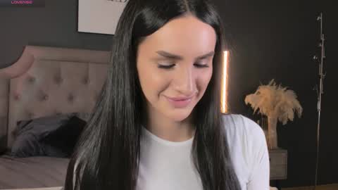 Snapshot of kim_oberlin chatting on 11.20.25 Kim Oberlin online show from 11.20.25