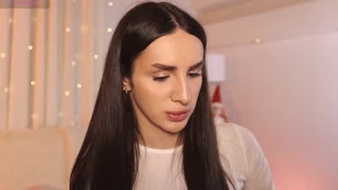 Snapshot of kim_oberlin chatting on 11.25.25 Kim Oberlin online show from 11.25.25