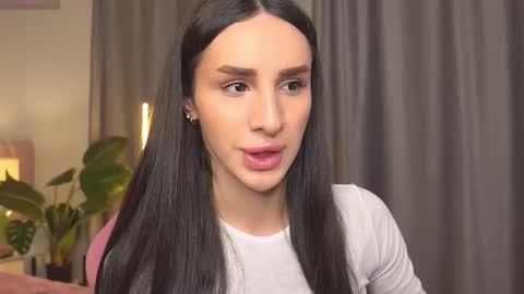 Snapshot of kim_oberlin chatting on 11.28.25 Kim Oberlin online show from 11.28.25